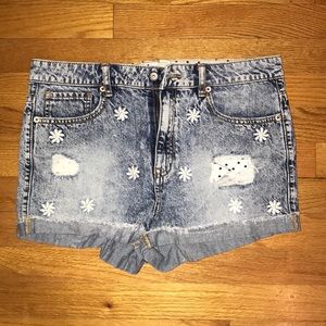 Embroidered Daisy Acid Washed High Waisted Shorts